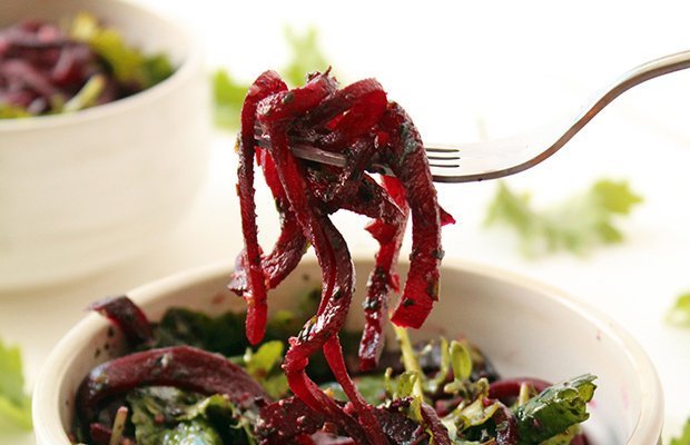 Macarronetes De Beterraba Assada Com Pesto