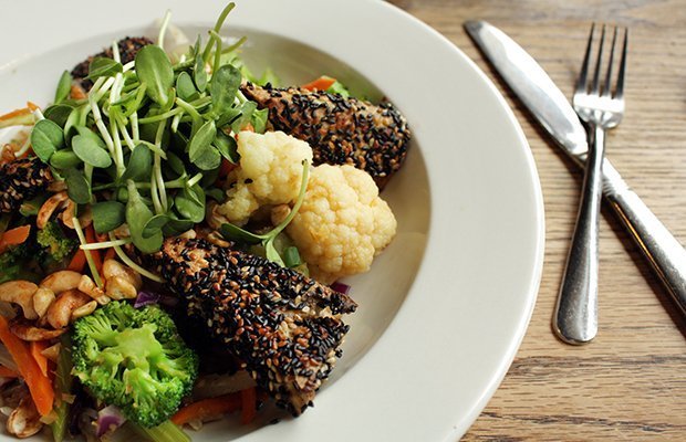 Bolo macro de tofu de gergelim