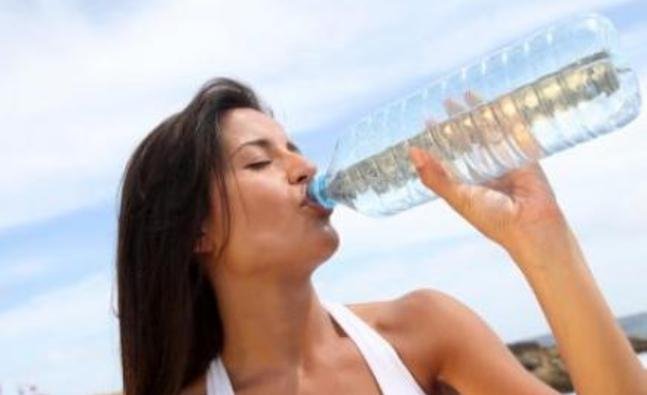 maneiras de beber mais água