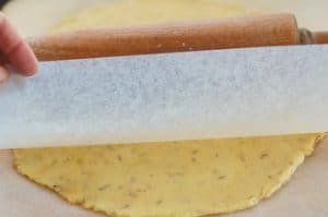 Fathead pizza is famous in the world of low carb and keto. Now try fathead crackers. Seriously good, low carb, grain free, cheese heaven. #lowcarb #keto #lchf | ditchthecarbs.com