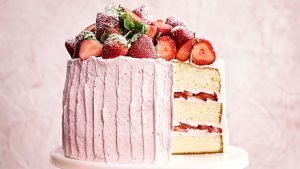 baunilha-bolo-com-morango-merengue-buttercream-102934733_horiz [1]